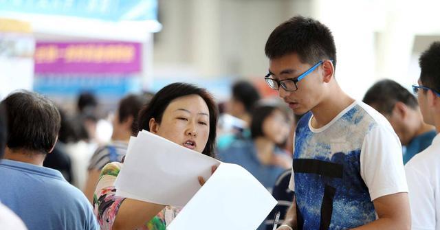 招聘|2022石油局开始公开招聘,5险1金月薪8千,在找工作的考生先了解