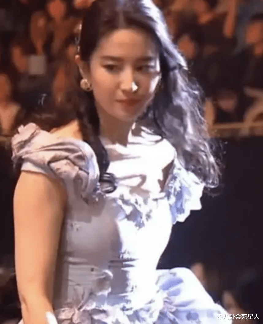 Angelababy|小屁屁的杨幂、五五开的杨颖，85后名花旦的身材缺点太明显了