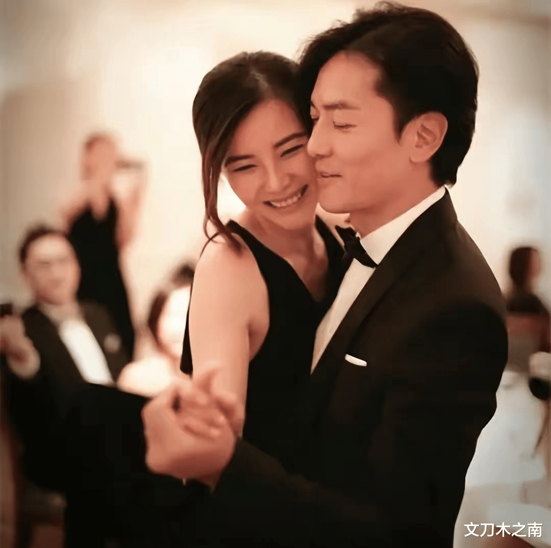 郑伊健|54岁郑伊健现身电影首映礼,穿6000多名牌男鞋,风采不减当年?