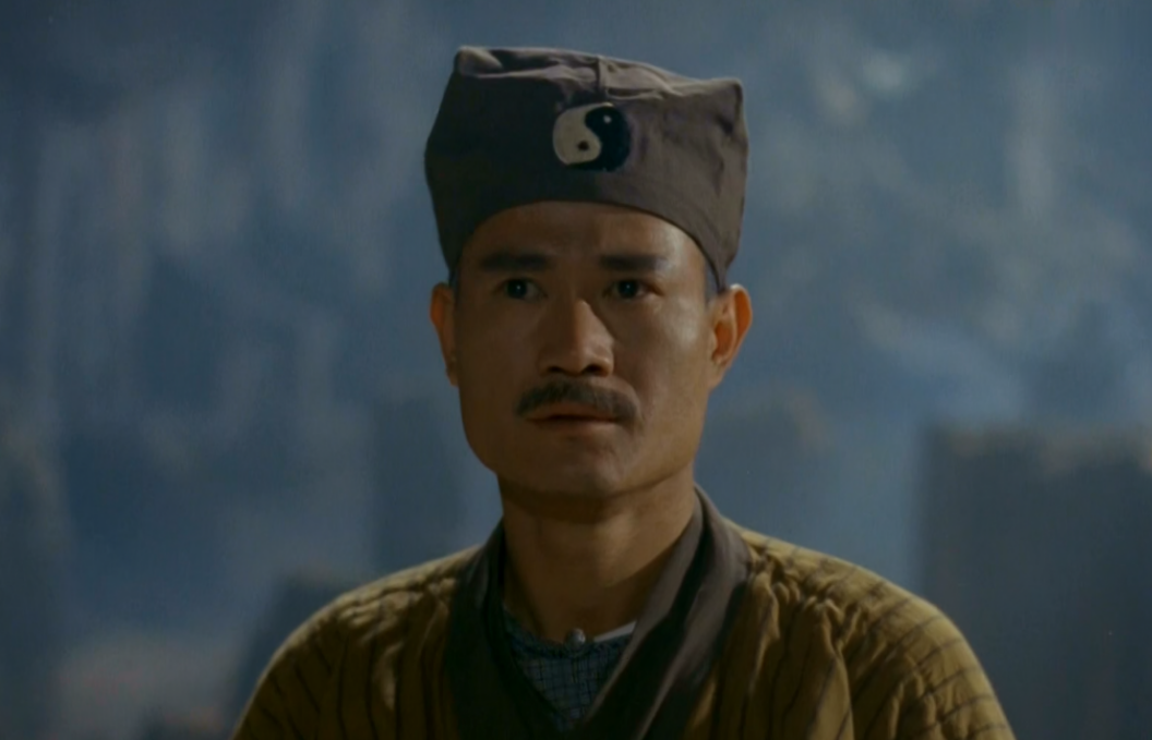 洪金宝|林正英在酒吧闹事，洪金宝替他出头，为何却败在陈惠敏拳下！