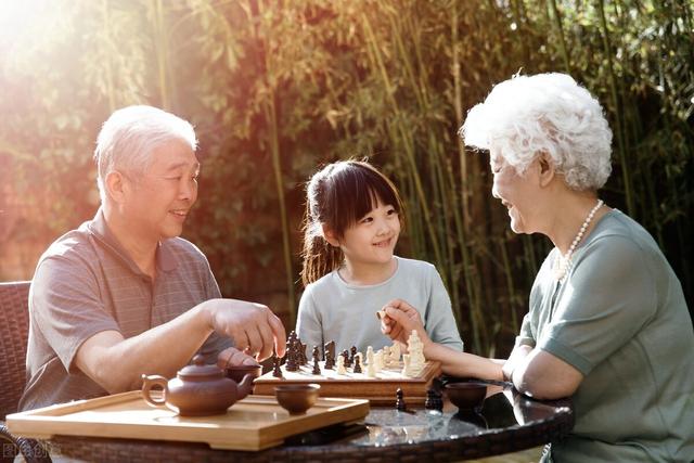 婆婆不请自来居住,每天催儿媳生二胎,儿子:先给钱!