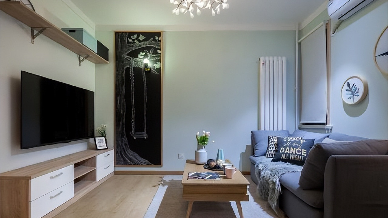 参观表哥的45㎡单身公寓，过道当卧室，储物柜当床，你见过不