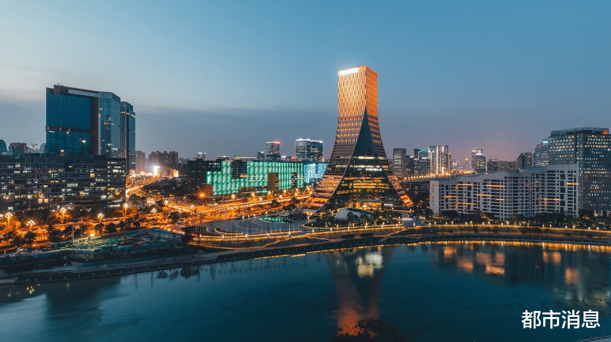 |成都楼市的危机，回不去的房价，成华区、龙泉驿区楼市潜力与未来