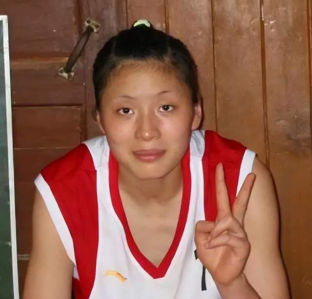 姚明|姚明的爱情故事：我17岁时遇到叶莉，从此以后爱情里只有叶莉