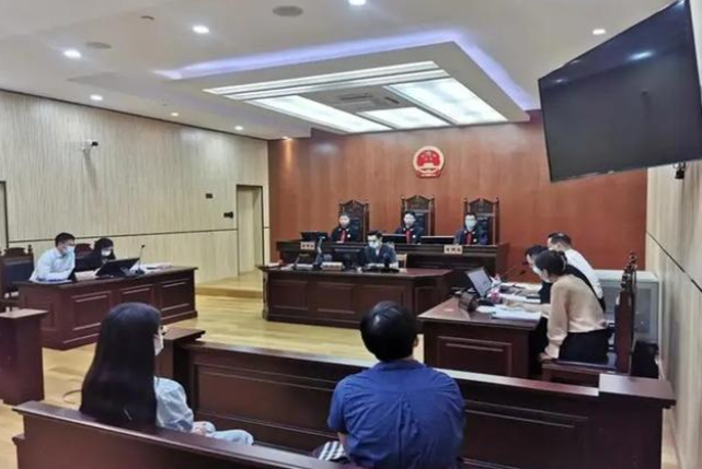 经典案例:一桩15岁少年畸恋35岁美女教师引发的荒唐血案