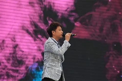 李克勤|他本该是四大天王之一,却因年轻气盛而跌落,如今55岁再度翻红