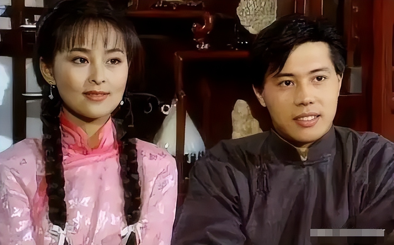 余苑绮|何音豪宅内晒娃！儿子撞脸吴磊颜值高，与生父黄志忠11年未同框