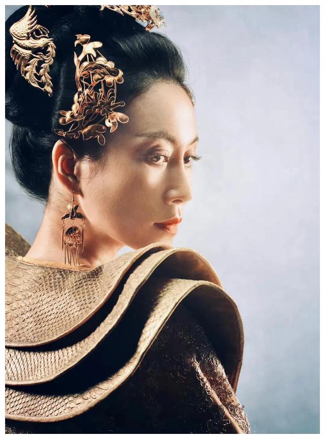 温峥嵘|演员温峥嵘:嫁初恋生娃,44岁风采依旧