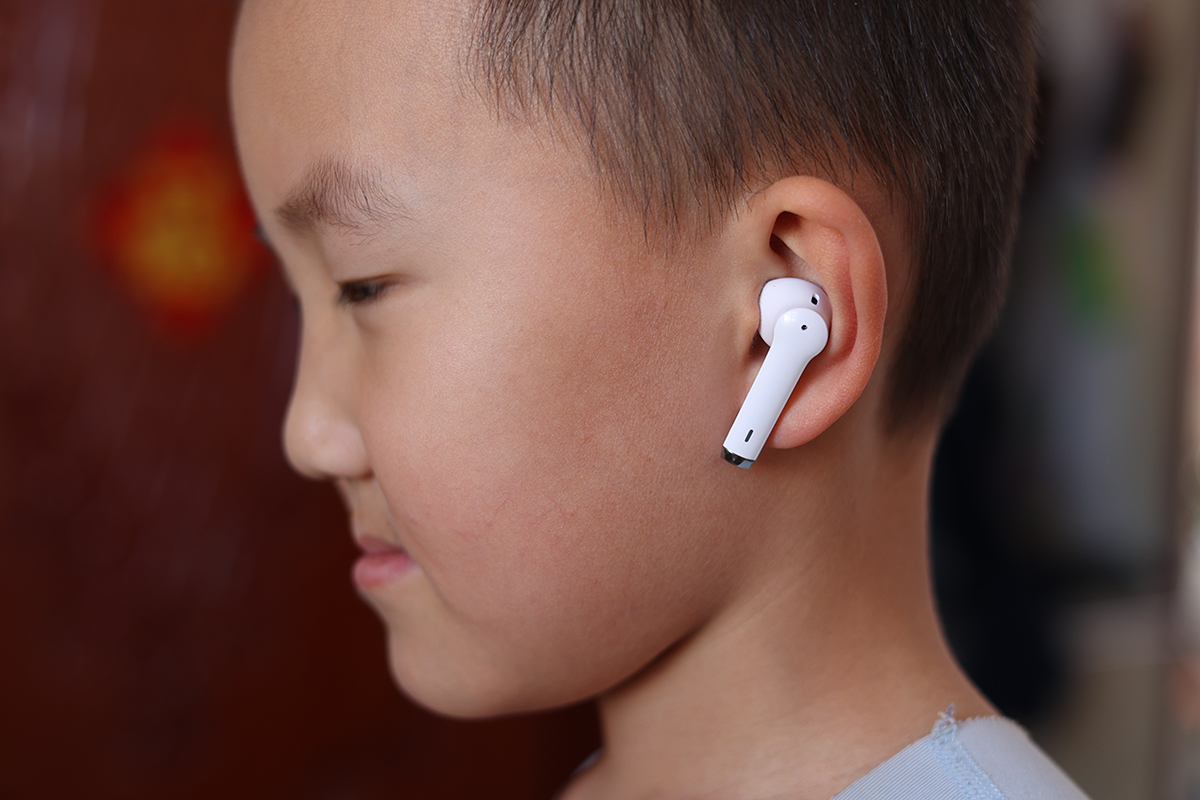 蓝牙耳机|一个耳机轻松连接两部手机,无缝切换更轻松