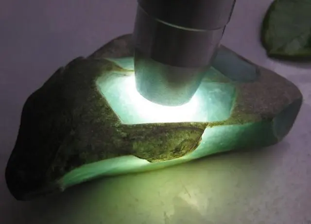 翡翠|直播间翡翠赌石骗局你知道那些?被骗了该怎么办?