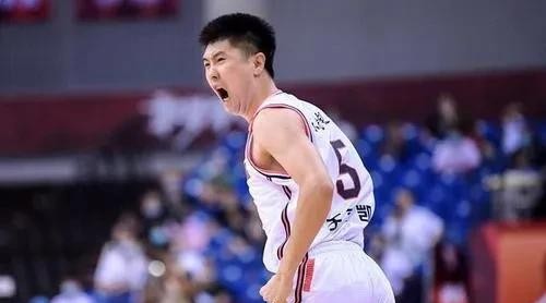 广东男篮|正式签约！CBA奇兵拿到新合同，助力广东冲击总冠军