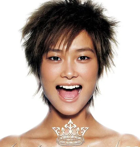 李宇春|李宇春一度身患重病,轮椅出行:那些命运的痛感!