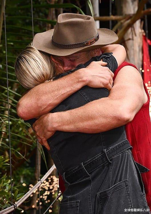 丛林之王|被淘汰的“丛林之王”与妻子重聚:恢复正常,是时候吃饭了