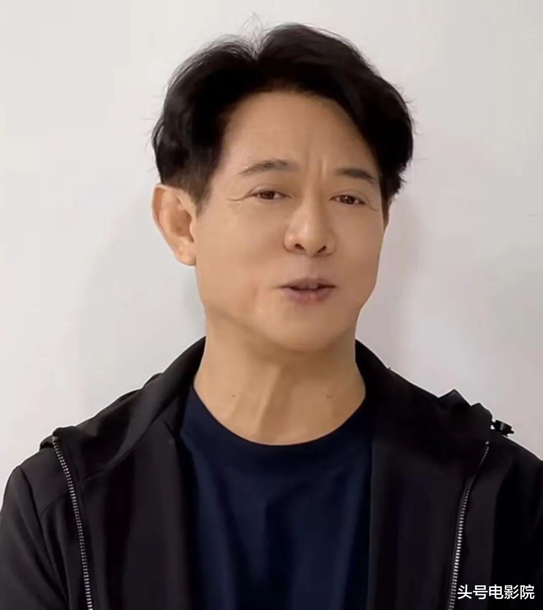 李连杰|59岁李连杰模样大变!双眼皮怪异,脖子肿,淡出影坛20亿都给老婆
