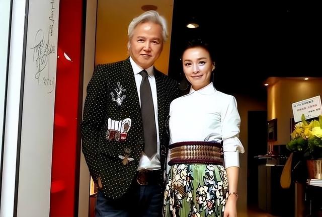 张庭|张庭女儿晒近照模样大变，身材高挑皮肤黝黑，数亿豪宅曝光超奢华