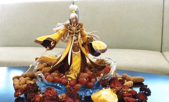 手办|另类的“公开处刑”，宅女千元手办被老妈当果盘，并大赞精致美观