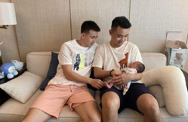 格纳布里|CBA沈阳赛区真好！赵继伟尽地主之谊，神秘大礼送到原帅房间