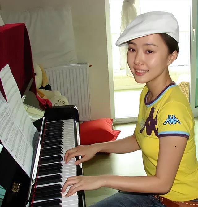 刘园园|演员刘园园,逼婚大12岁央视名嘴沙桐,婚后一家三口生活有滋味