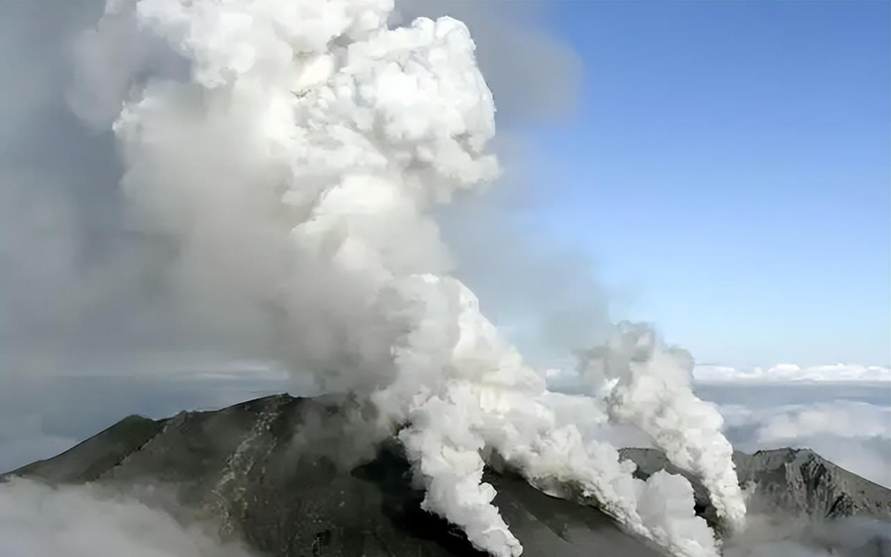 每年30亿吨!马里亚纳海沟正在大量吞入海水,为何海平面不降反升