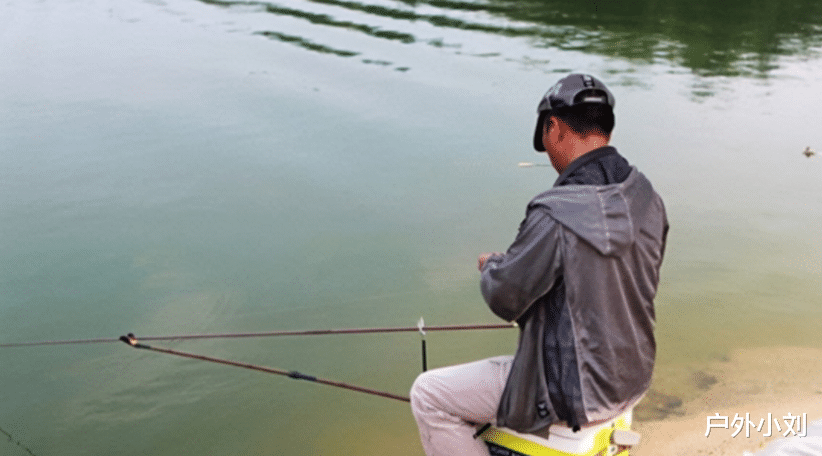 饵料|野钓想要多钓鱼,先把这四件事做好