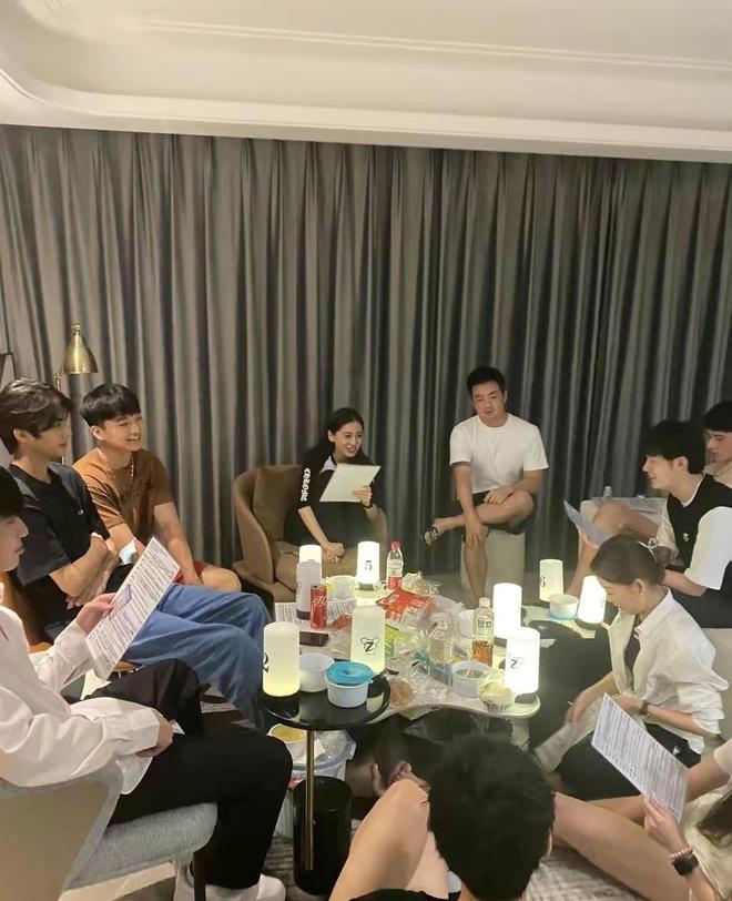 |\后悔莫及\杨颖：踹掉黄晓明资源逆跌，不良嗜好遭曝光沦为弃子