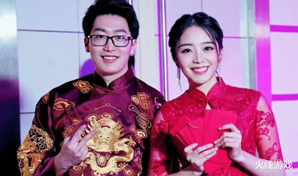 |余霜直播惨被观众钓鱼！不慎自曝和管泽元已复合，并疑似同居