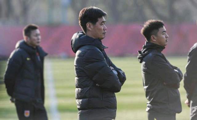 國(guó)足|國(guó)足隊(duì)內(nèi)對(duì)抗賽由兩組教練分別執(zhí)教 高質(zhì)量熱身賽有利于提升實(shí)力