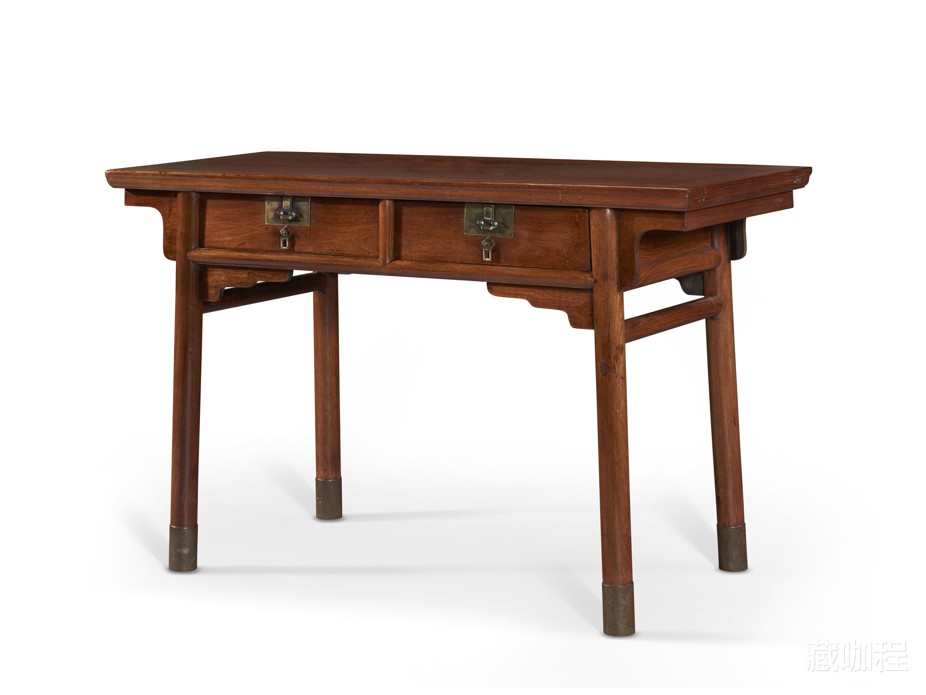 |形制一明一清，纽约春拍黄花梨书案和书桌
