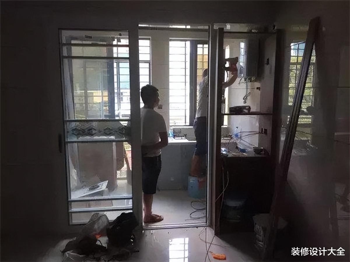 只用600块,就把阳台改造成了厨房,朋友直夸:真是好看又实用!