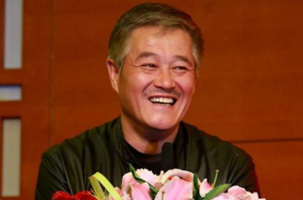 魏无羡|揭开赵本山的遮羞布：爆红后抛妻弃子，儿子12岁靠洗碗谋生！