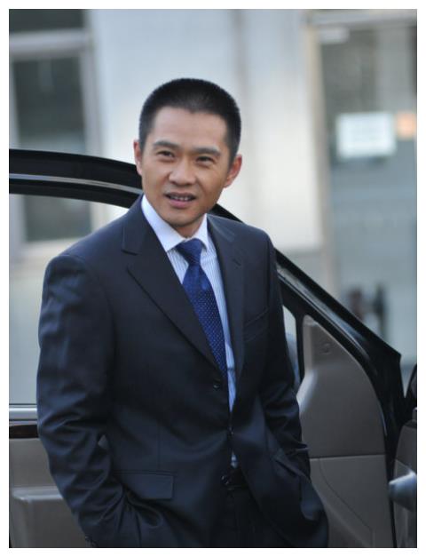 任帅|任帅：成名后不忘糟糠之妻，结婚21年无绯闻，38岁中年得子乐开怀