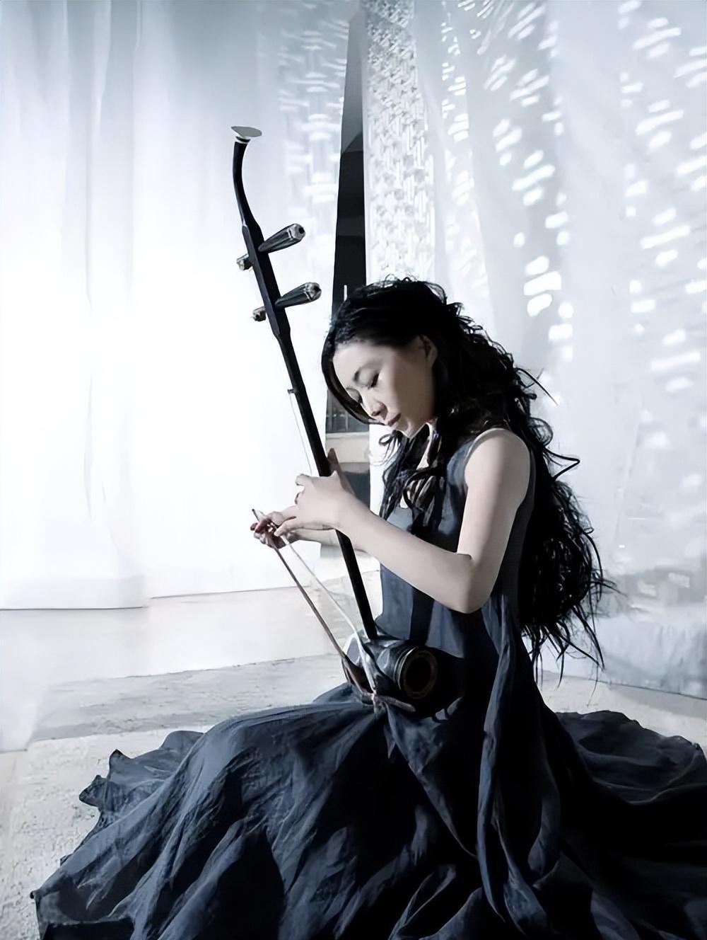 程琳|歌手程琳：感情无疾而终就此单身，不顾反对，收养孤儿与自己为伴