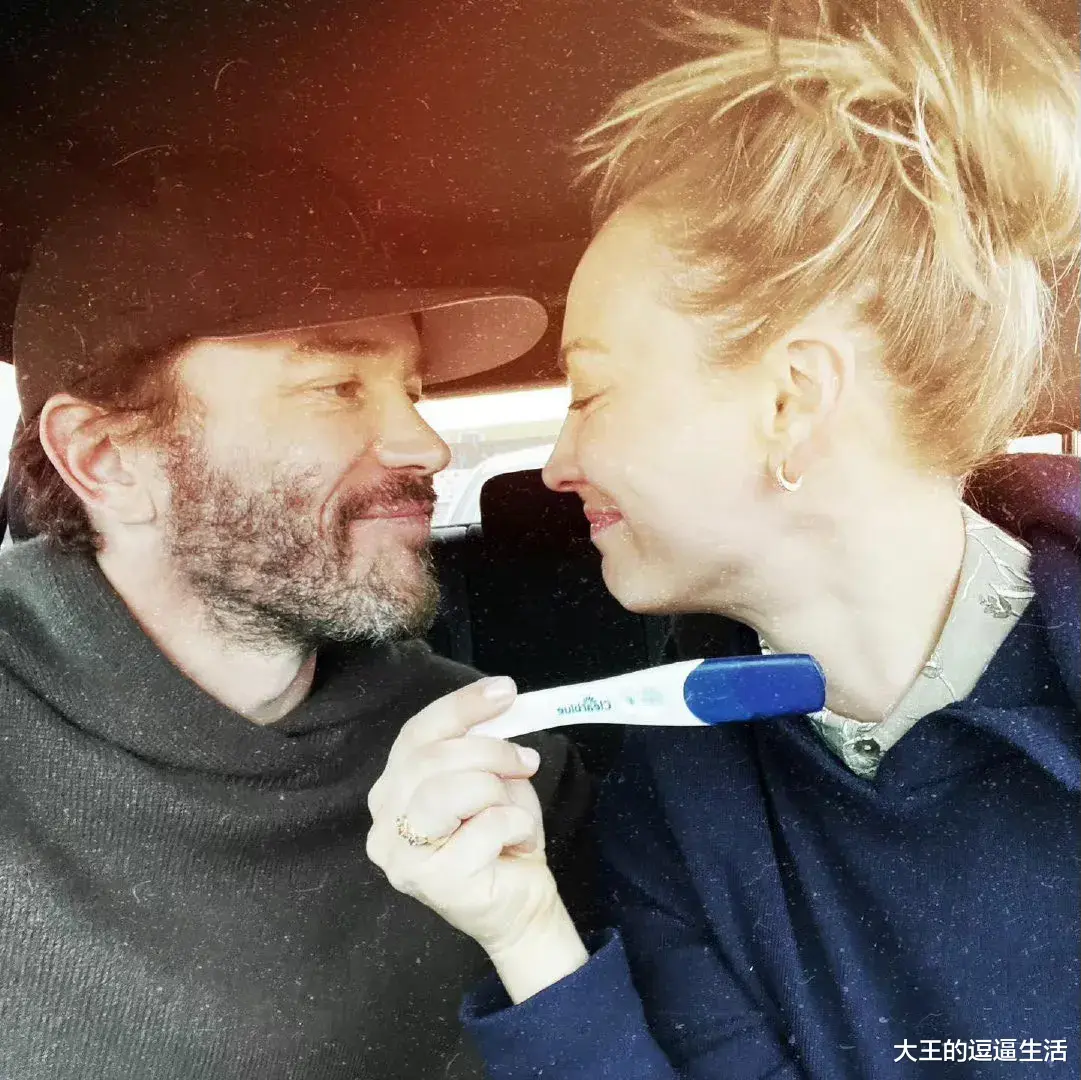 |四婚三离，多段婚姻无缝连接。声称单身、不要孩子的凯莉·库柯官宣怀孕