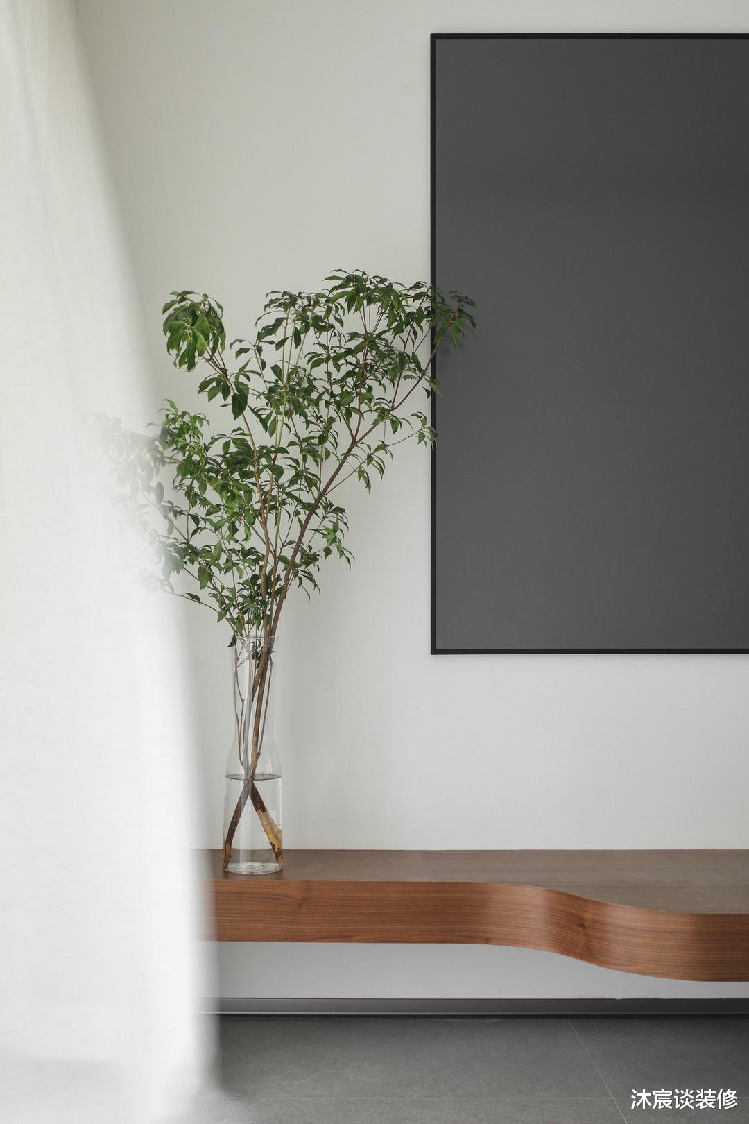 头一回装修很头痛，把厨房打通，“隐藏玄关”，没想到通透性倍增