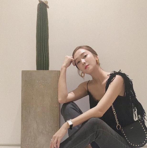 郑秀妍|郑秀妍初舞台被曝夺第一！本人全盘否认韩国身份，态度强硬受好评