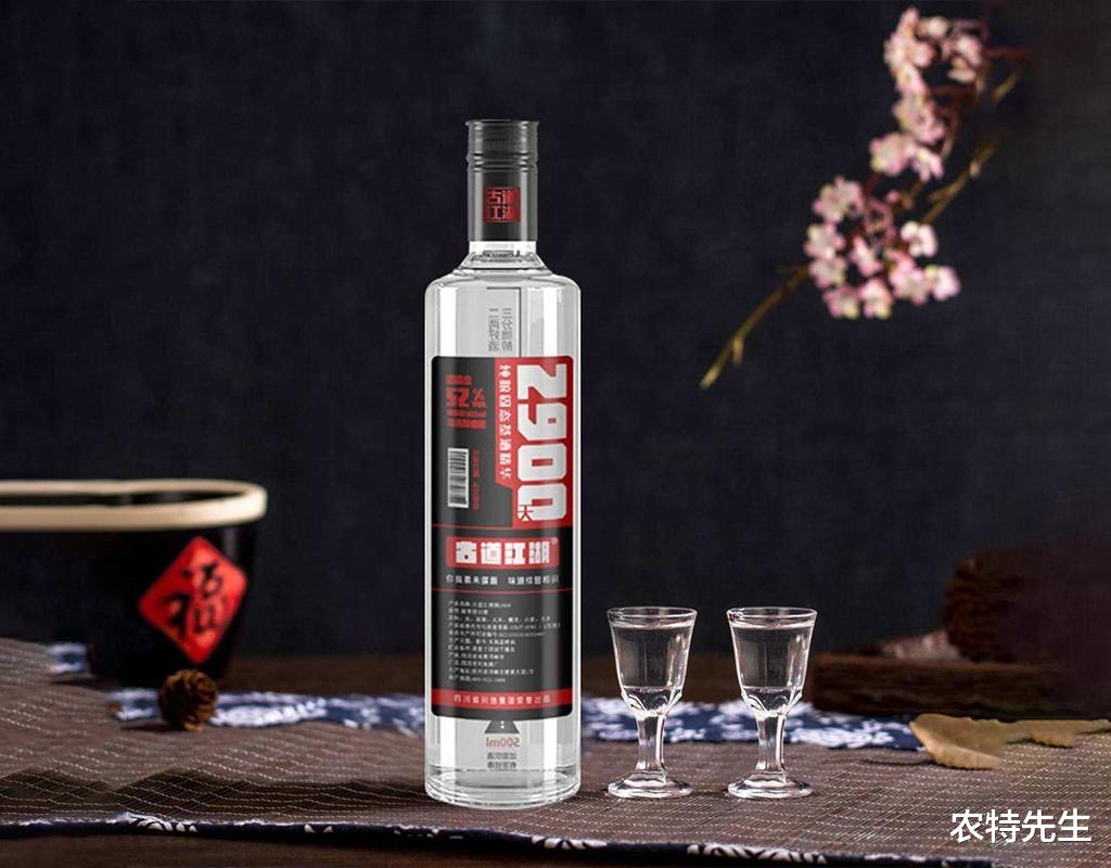 河南人劝酒出新招,张口闭口都说“穷”,网友:真是因为穷吗