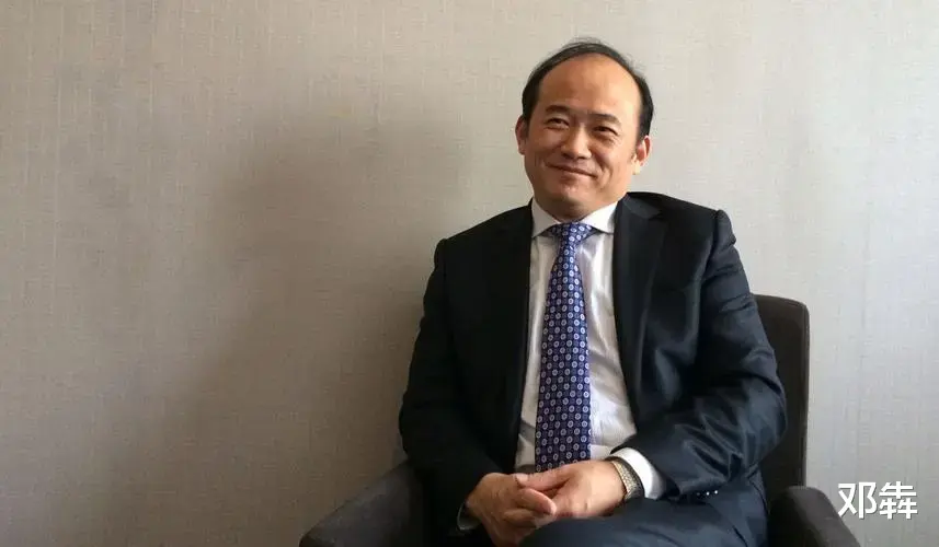 他,坐拥百亿身家,亲哥借钱却一毛不拔,家人重病也视而不见
