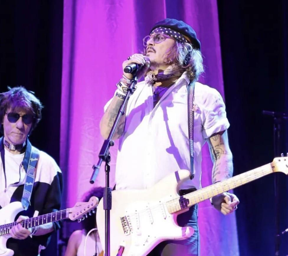 约翰尼·德普|德普+薇诺娜+蒂姆·波顿梦幻组合拍新片！凯特·摩丝也来慰问旧情人