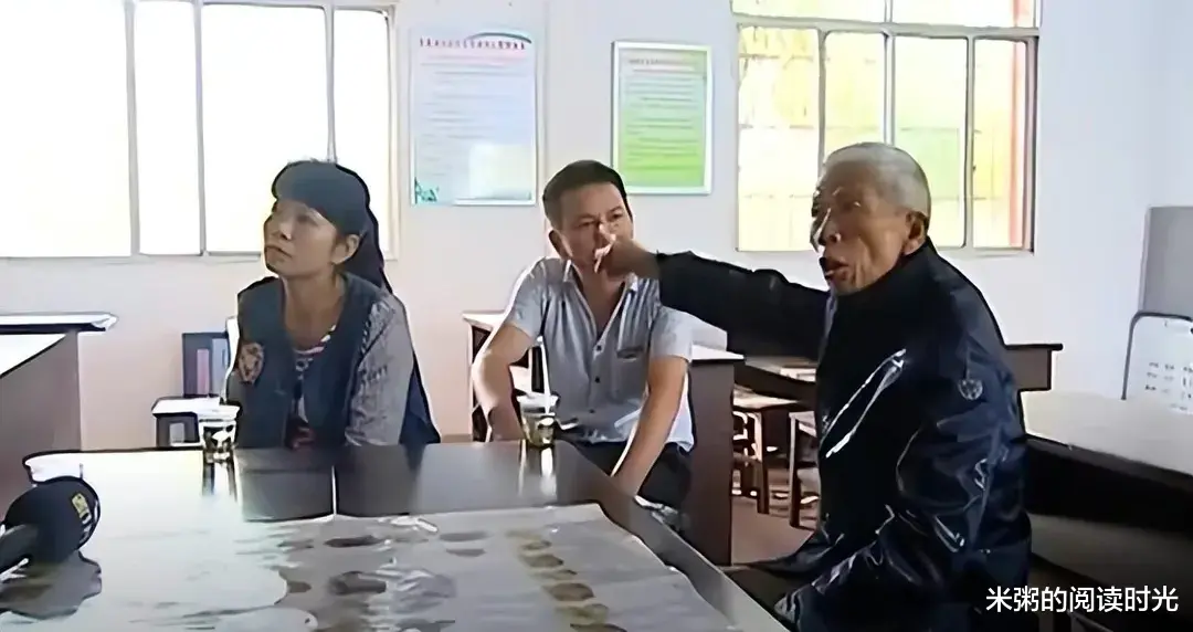 富豪女儿跟残疾儿子争房产,癌症父亲下跪诅咒:做鬼也不放过你