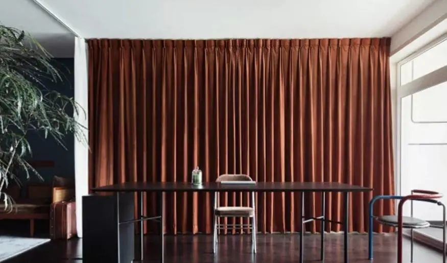 北漂四年,租下50㎡小破屋,花22W爆改复古豪宅范,进屋就被惊艳