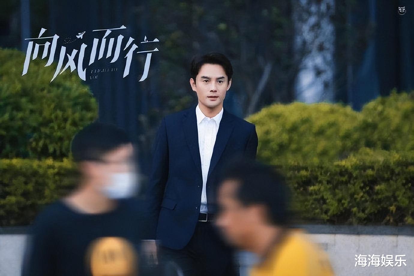 谭松韵|谭松韵又一新剧即将来袭，制服剧照真酷，搭档高颜值男主令人期待