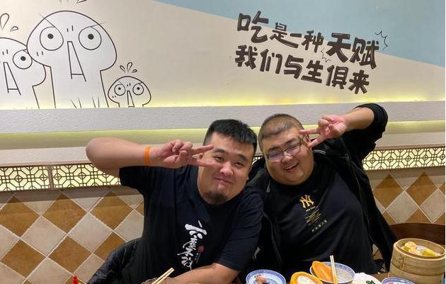 高楼坠亡、抽脂感染、被榜一大哥杀害,这些离世的网红好可惜