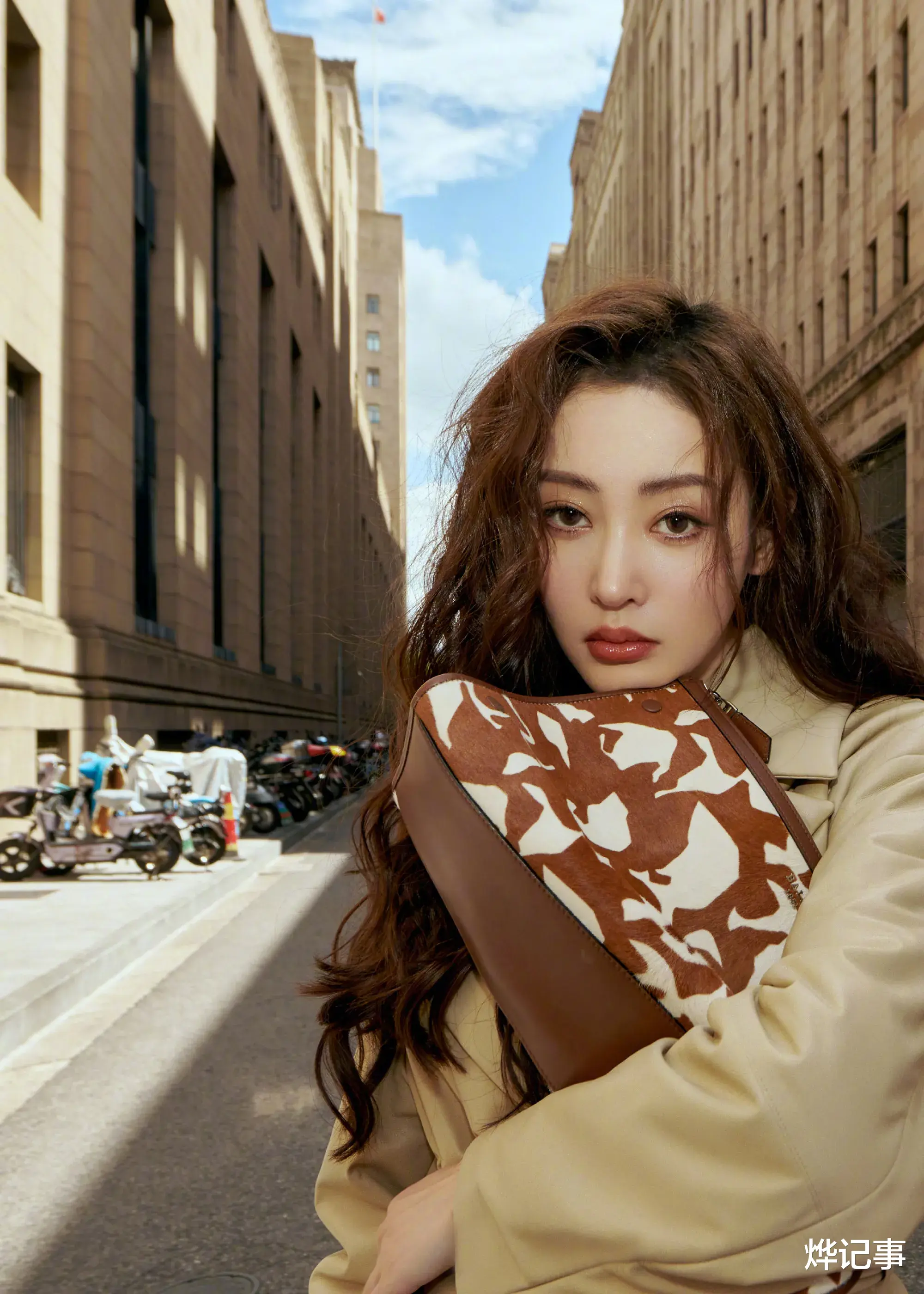 张天爱|张天爱晒十八宫格美照，疑似彻底走出情伤！