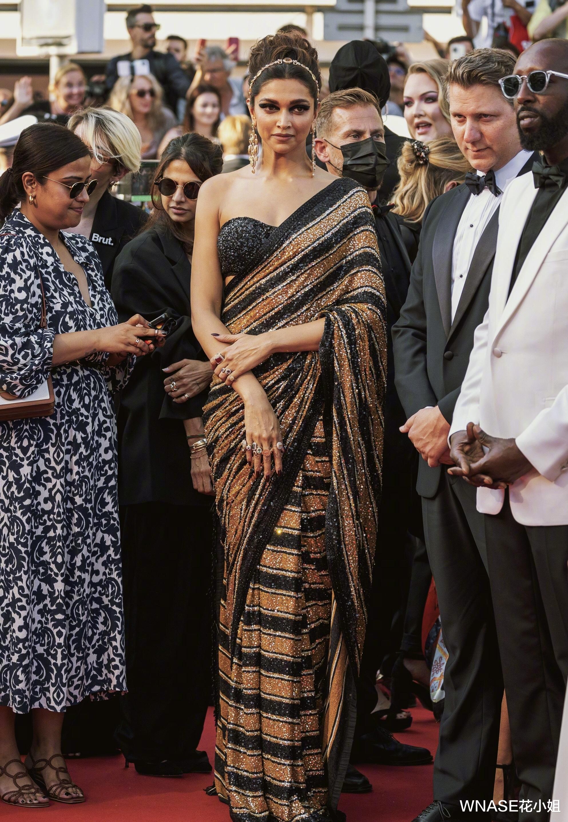 戛纳|堪比范爷龙袍？在戛纳一战成名的这条“纱丽”，到底有多惊艳