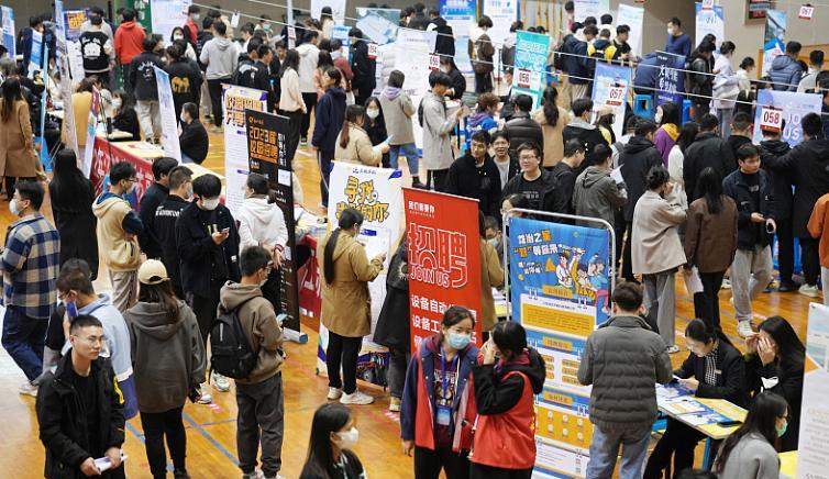 穿衣搭配|当本科生喜欢上流水线，需反思的不是毕业生，而是职场环境出问题