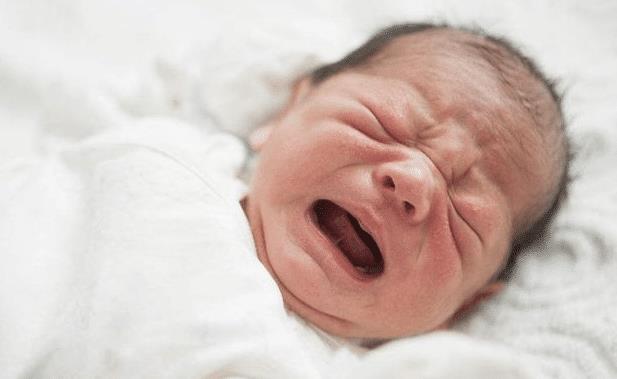 卡戴珊|有种“强悍”叫卡戴珊，别人生娃哭天喊地，她生娃像拔萝卜一样