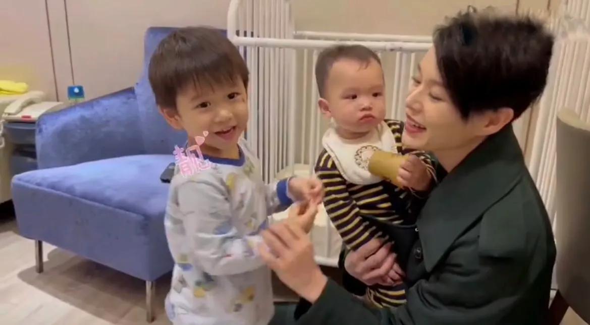 胡杏儿 胡杏儿为节目剪短发,老公用心给意见,三个儿子都说妈妈新发型靓