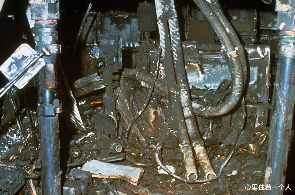 1971年,苏联的飞船返回地球,打开舱门后发现,三名宇航员已经死亡