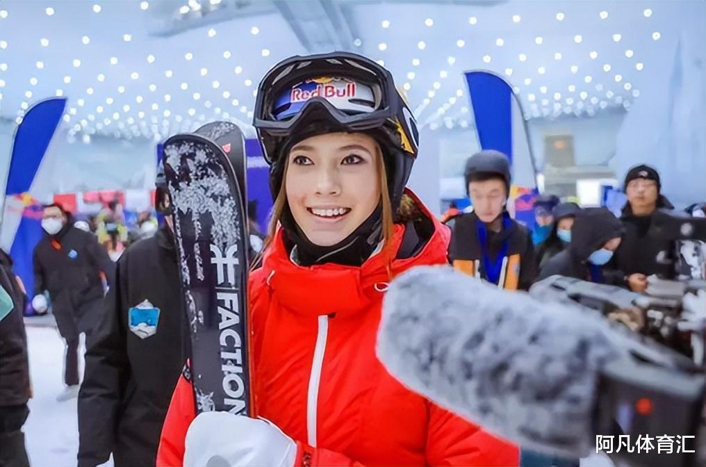 谷爱凌|自律又优秀！谷爱凌再次现身街头晨跑，全程21公里妈妈骑车跟不上