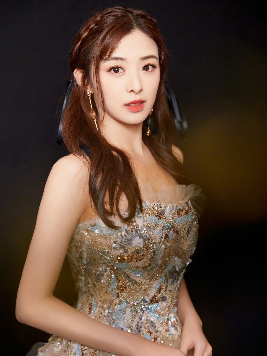底妆 30+“酸甜”女生张含韵这妆容太能打了!4个技巧,你也行 。